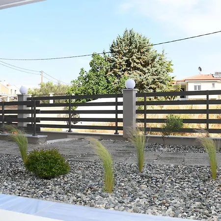 Theano Luxury فندق