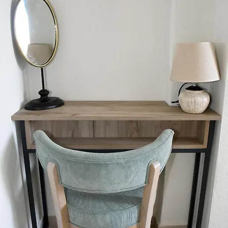 Theano Luxury نيكيتي