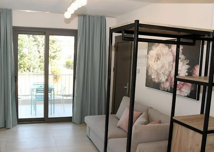 Theano Luxury *